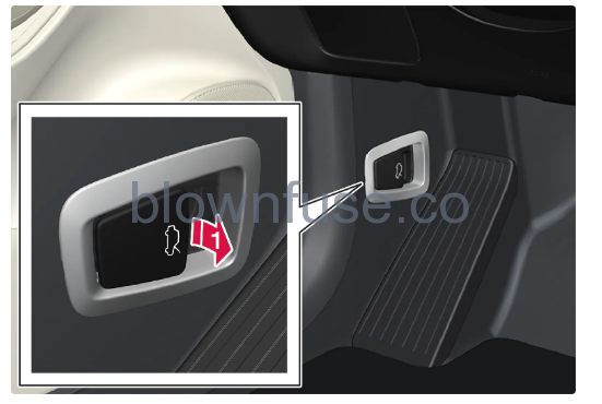 2023 Volvo XC90 Recharge Plug-in Hybrid Engine compartment fig 2