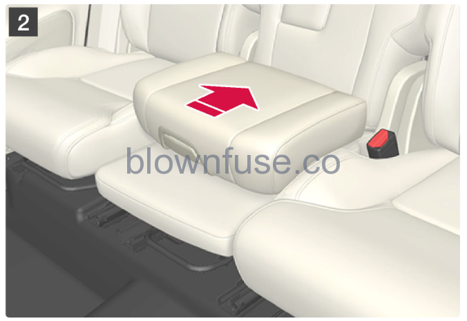 2023-Volvo-XC90-Recharge-Plug-in-Hybrid-Integrated-child-seat-fig-3