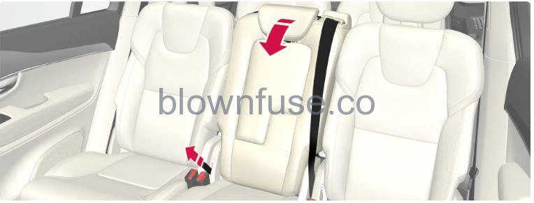 2023-Volvo-XC90-Recharge-Plug-in-Hybrid-Rear-seat-FIG-8