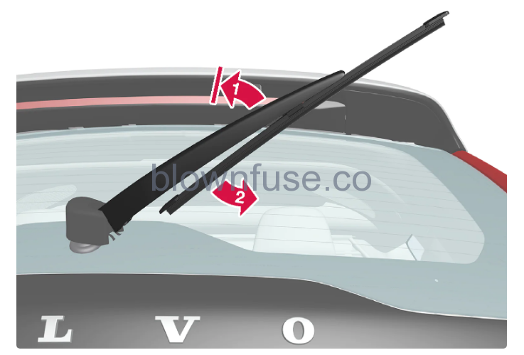 2023 Volvo XC90 Recharge Plug-in Hybrid Wiper blades and washer fluid fig 4