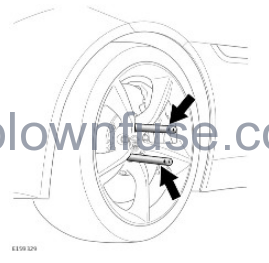 2022-Jaguar-F-TYPE-Wheel-Changing-FIG-6