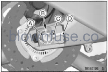 2022-Kawasaki-NINJA-ZX-10R-MAINTENANCE-AND-ADJUSTMENT-FIG-19