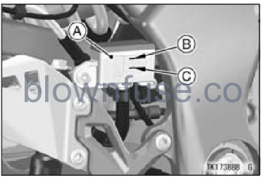 2022-Kawasaki-NINJA-ZX-10R-MAINTENANCE-AND-ADJUSTMENT-FIG-24