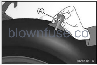 2022-Kawasaki-NINJA-ZX-10R-MAINTENANCE-AND-ADJUSTMENT-FIG-39