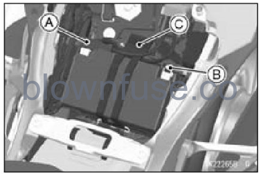 2022-Kawasaki-NINJA-ZX-10R-MAINTENANCE-AND-ADJUSTMENT-FIG-44