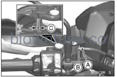 2022-Kawasaki-VERSYS-1000-SE-LT+-fig-21