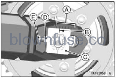 2022-Kawasaki-VERSYS-1000-SE-LT+-fig-25