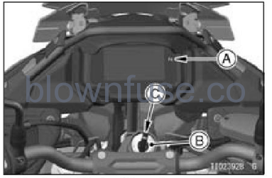 2022-Kawasaki-VERSYS-650-ABS-fig-3