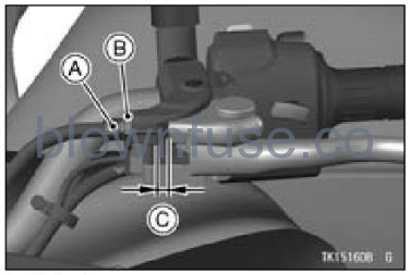 2022-Kawasaki-VERSYS-650-ABS-fig-37