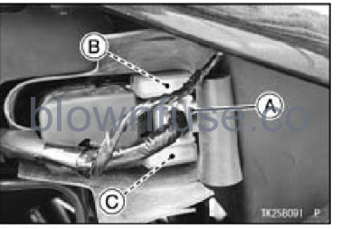 2022-Kawasaki-VERSYS-650-ABS-fig-72