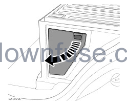 2022-Land-Rover-Discovery-Storage-Compartments-fig-10