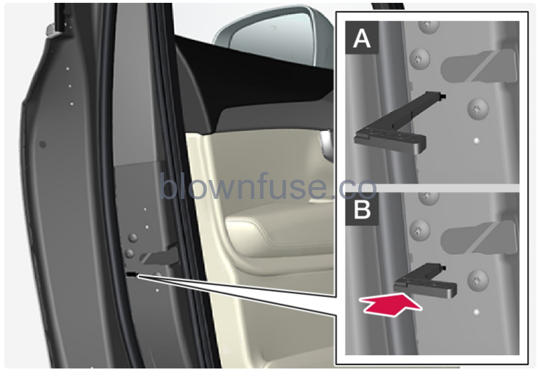 2022-Volvo-XC40-Locking-and-unlocking-FIG-13