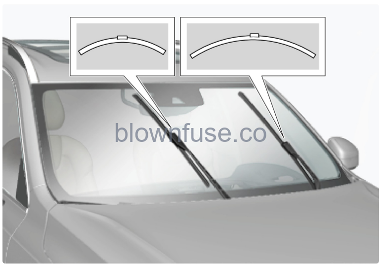 2022-Volvo-XC40-Wiper-blades-and-washer-fluid-fig-8