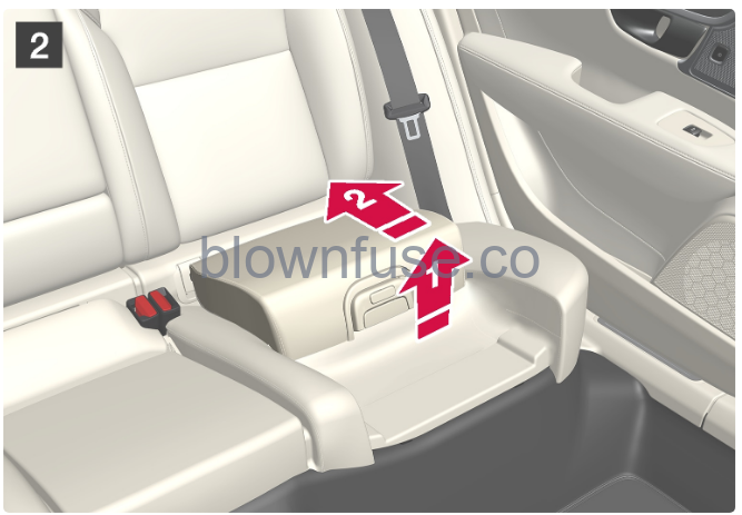 2022-XC60-Volvo-Integrated-child-seat-FIG-5