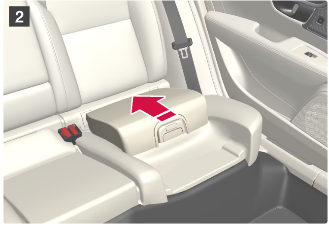 2022-Volvo-S90-Recharge-Plug-in-Hybrid-Integrated-child-seat-fig3