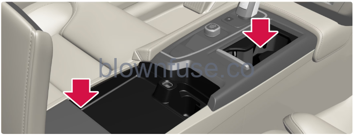 2022 Volvo S90 Recharge Plug-in Hybrid Storage and passenger compartment-Fig-02