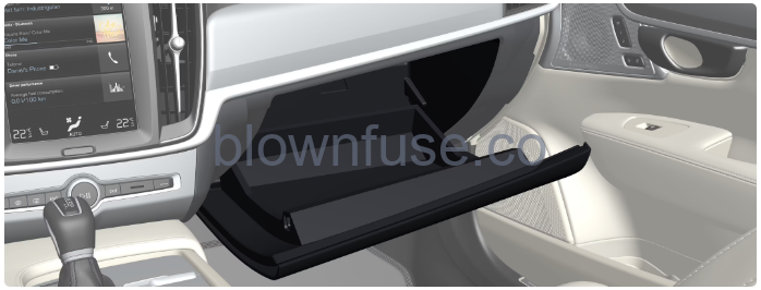 2022 Volvo S90 Recharge Plug-in Hybrid Storage and passenger compartment-Fig-06