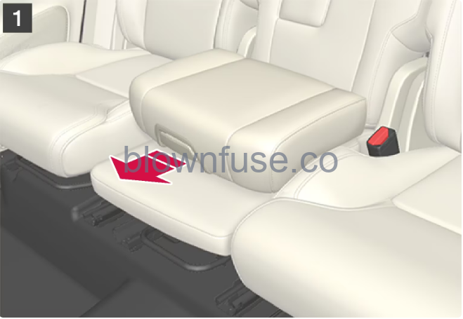 2022-XC90-Volvo-Integrated-child-seat-fig-4